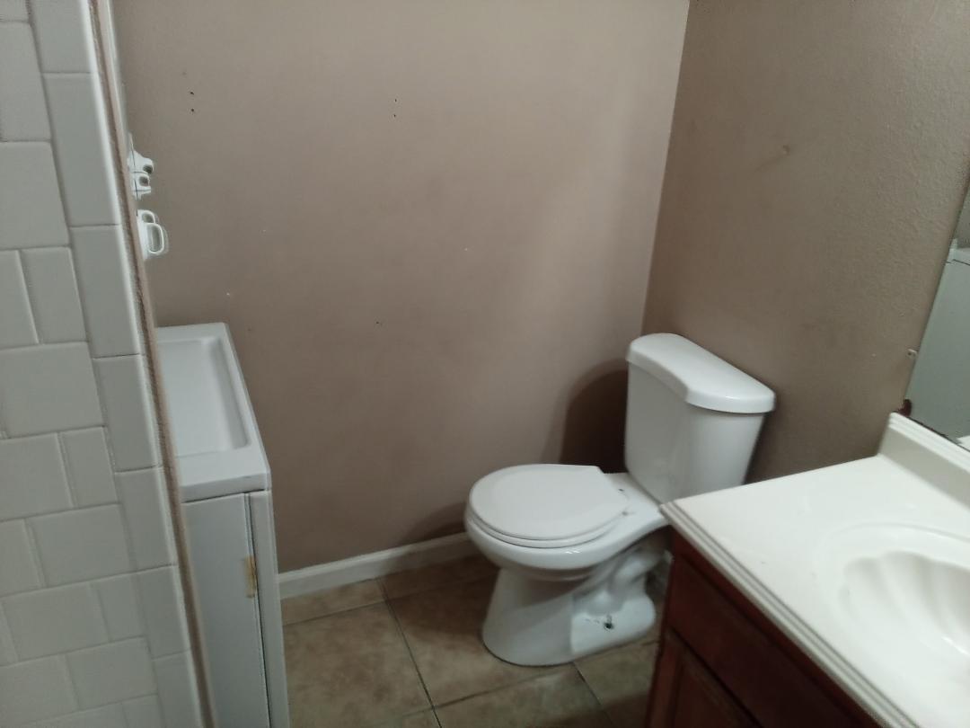 1221 N Peach Ave #127, Fresno, CA 93727