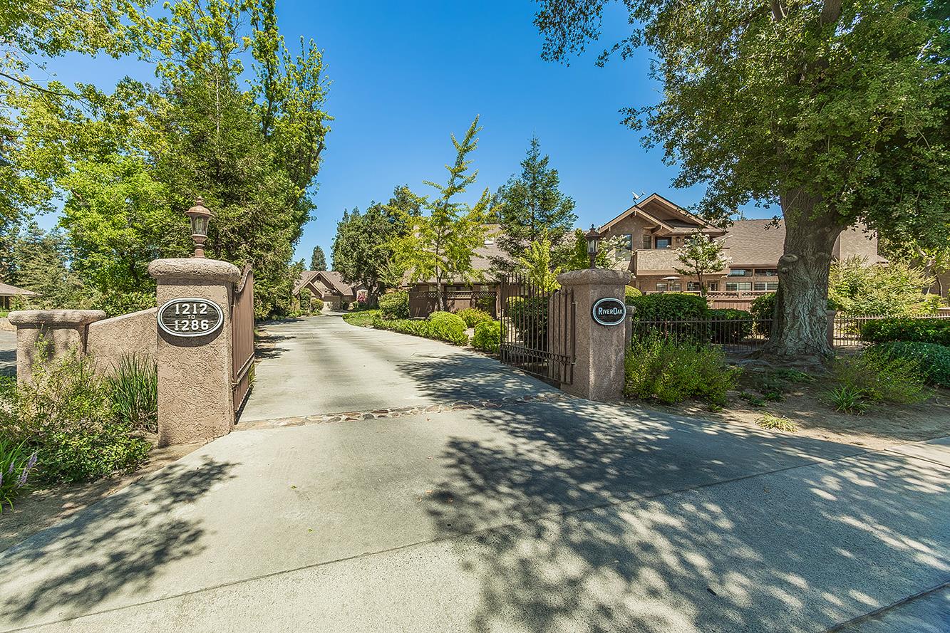 1282 W Flora Ave, Reedley, CA 93654