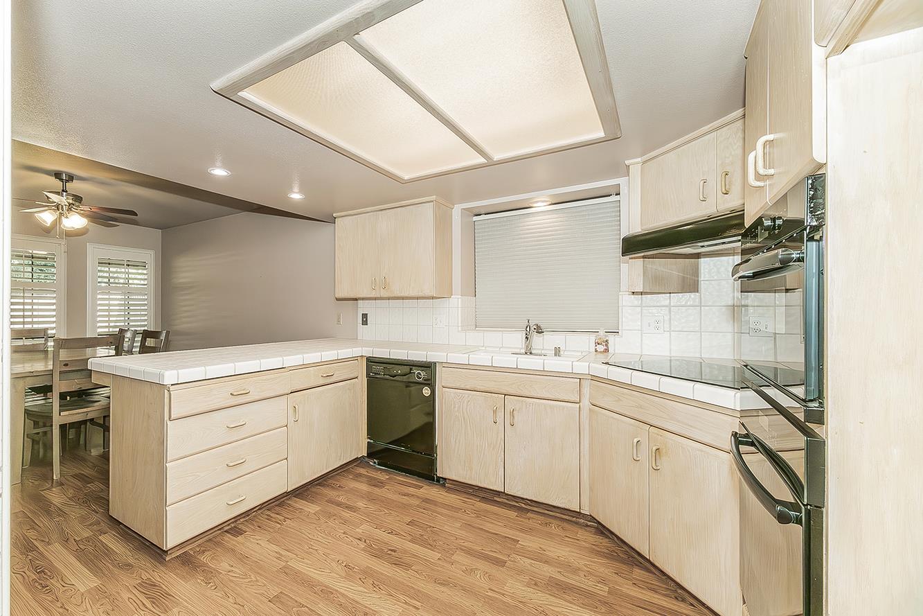 1282 W Flora Ave, Reedley, CA 93654