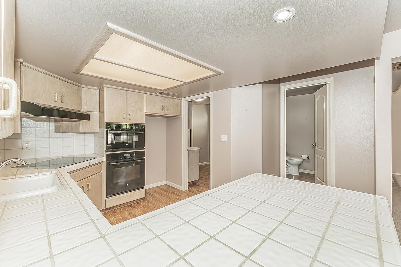 1282 W Flora Ave, Reedley, CA 93654