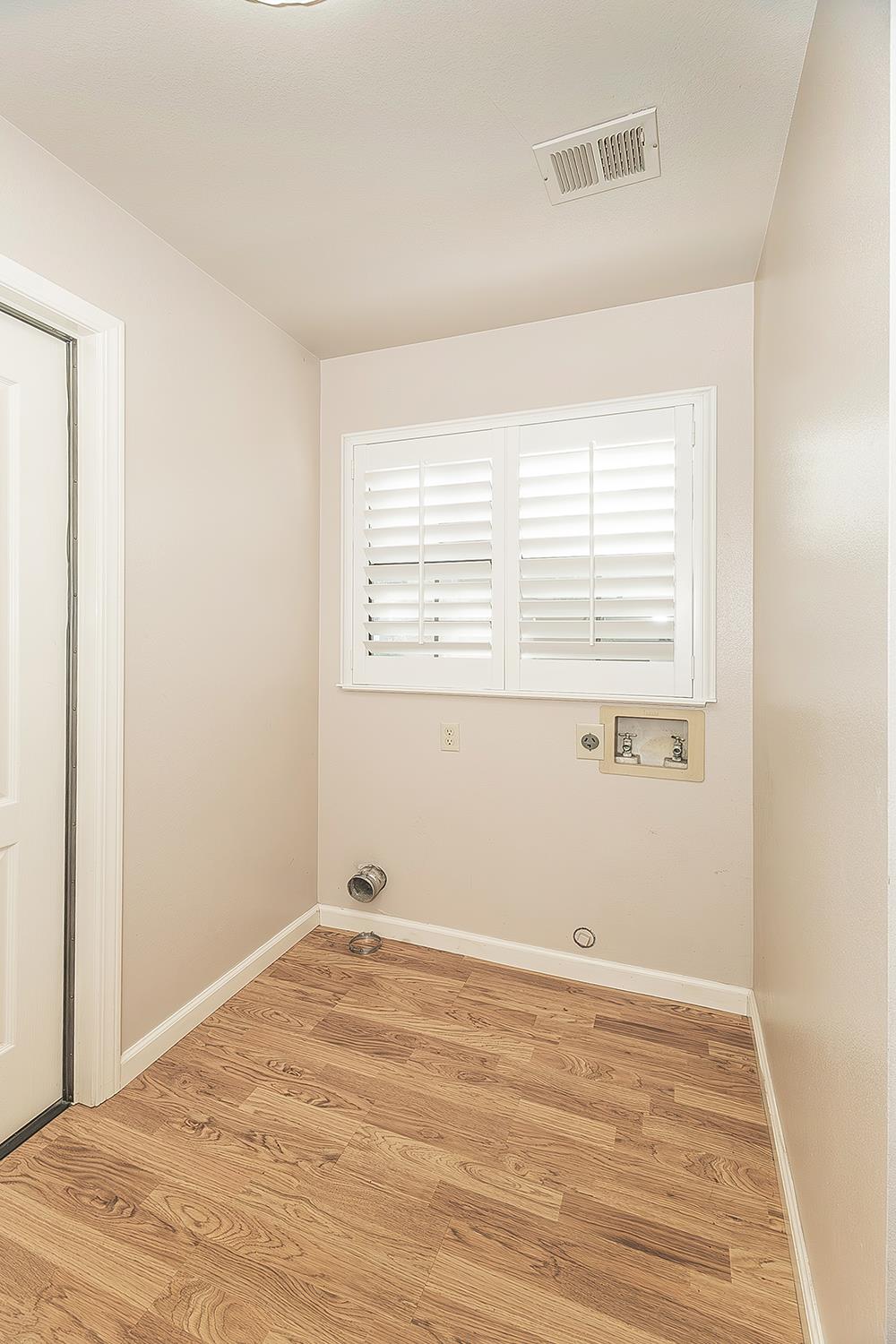 1282 W Flora Ave, Reedley, CA 93654