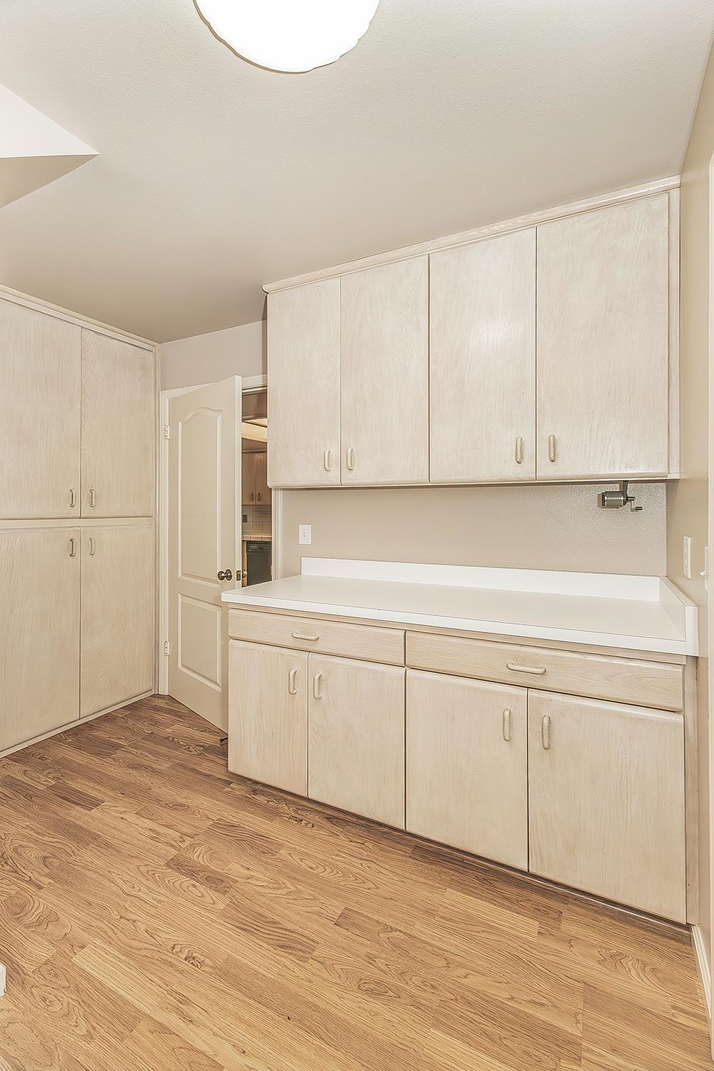 1282 W Flora Ave, Reedley, CA 93654