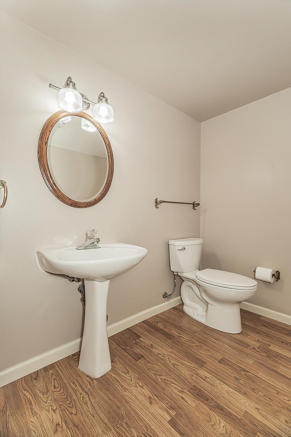 1282 W Flora Ave, Reedley, CA 93654