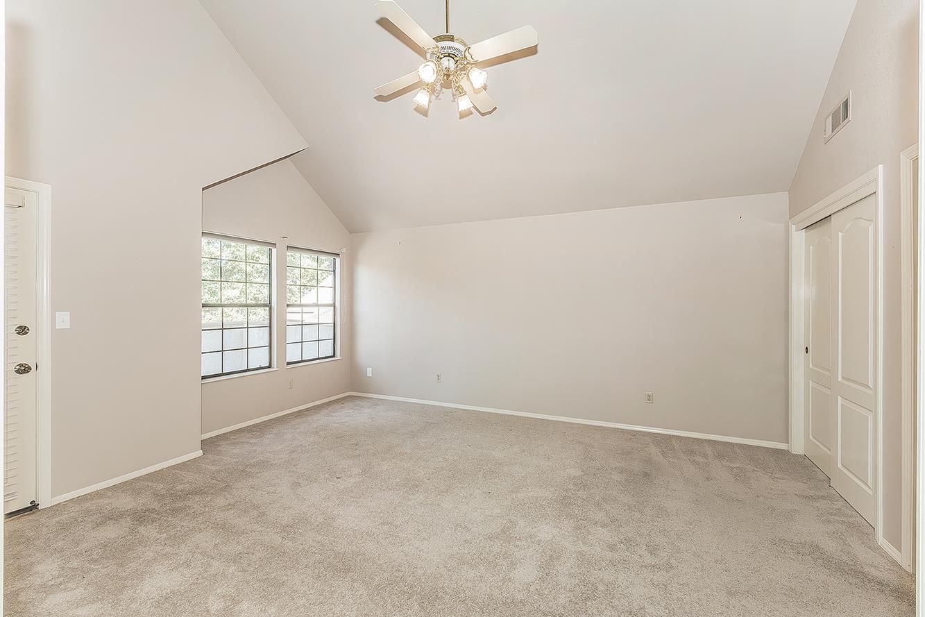 1282 W Flora Ave, Reedley, CA 93654