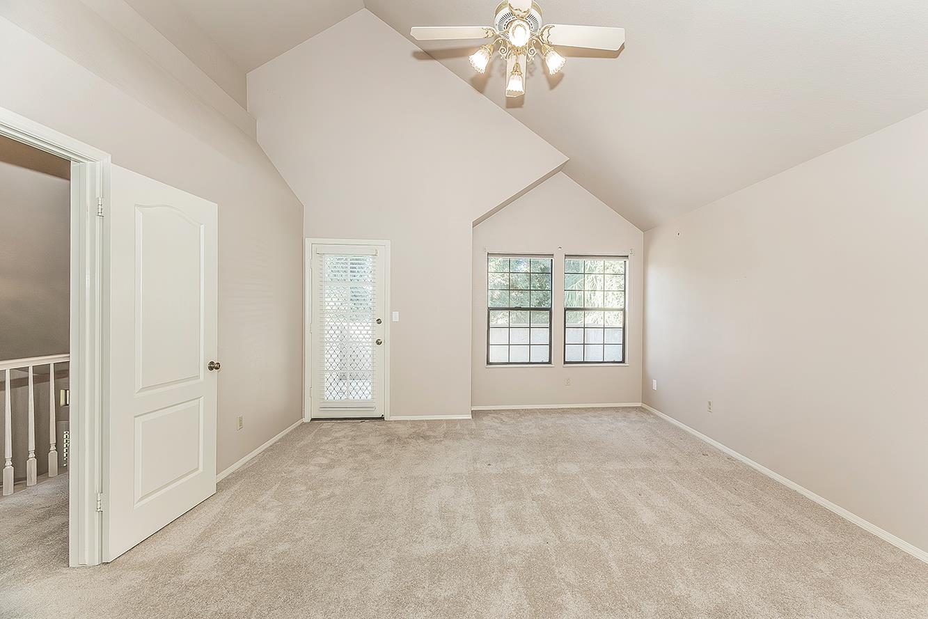 1282 W Flora Ave, Reedley, CA 93654