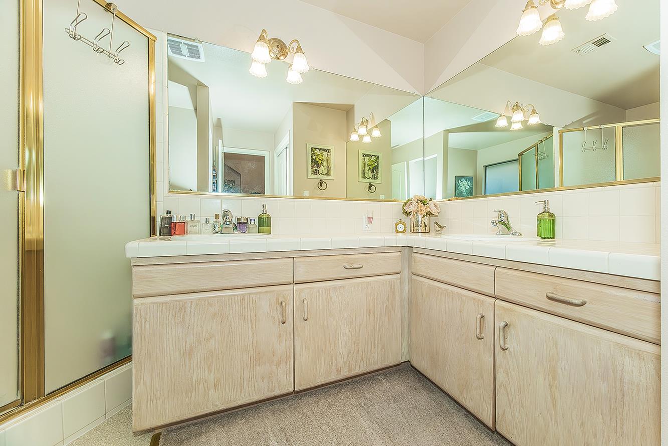 1282 W Flora Ave, Reedley, CA 93654