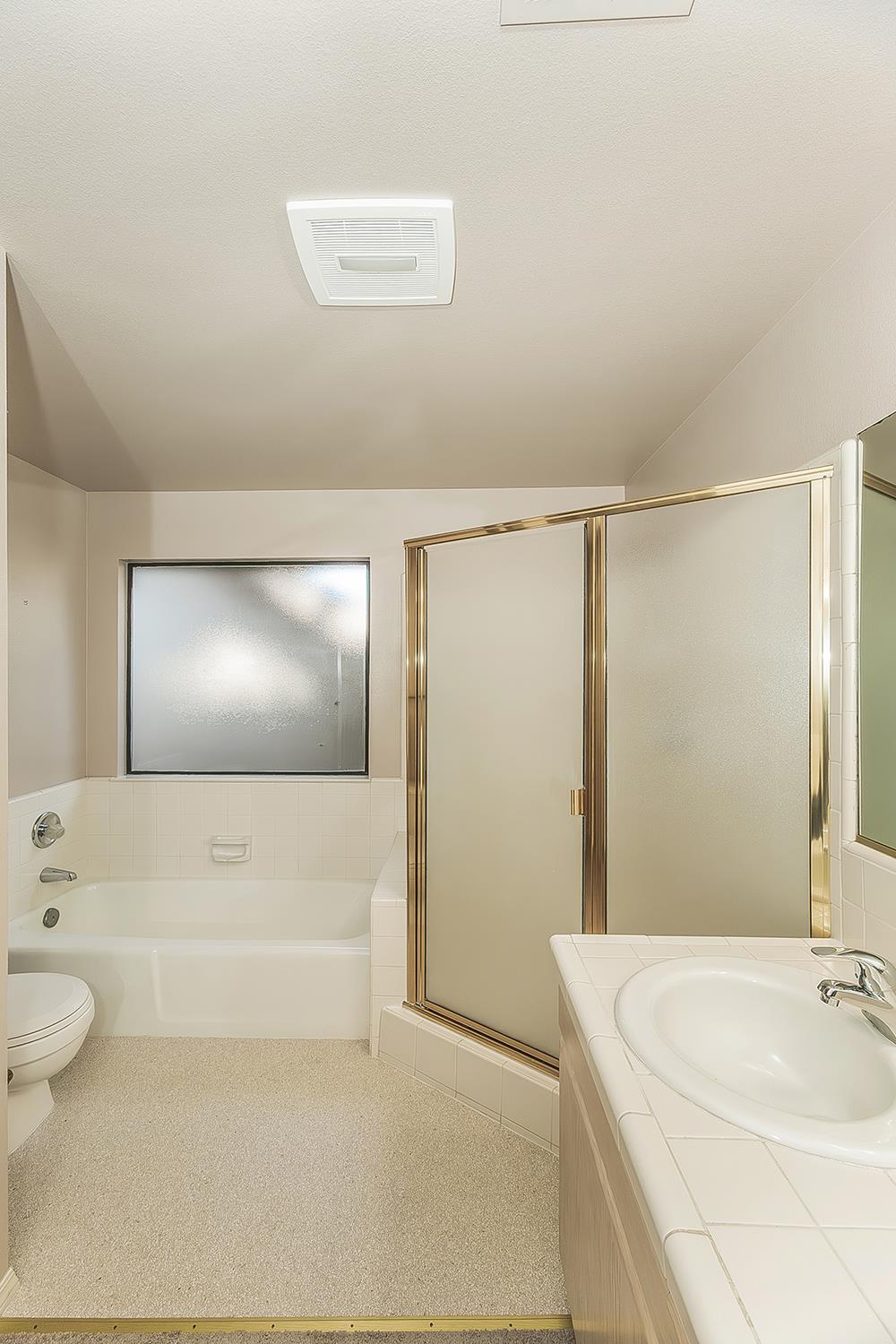 1282 W Flora Ave, Reedley, CA 93654