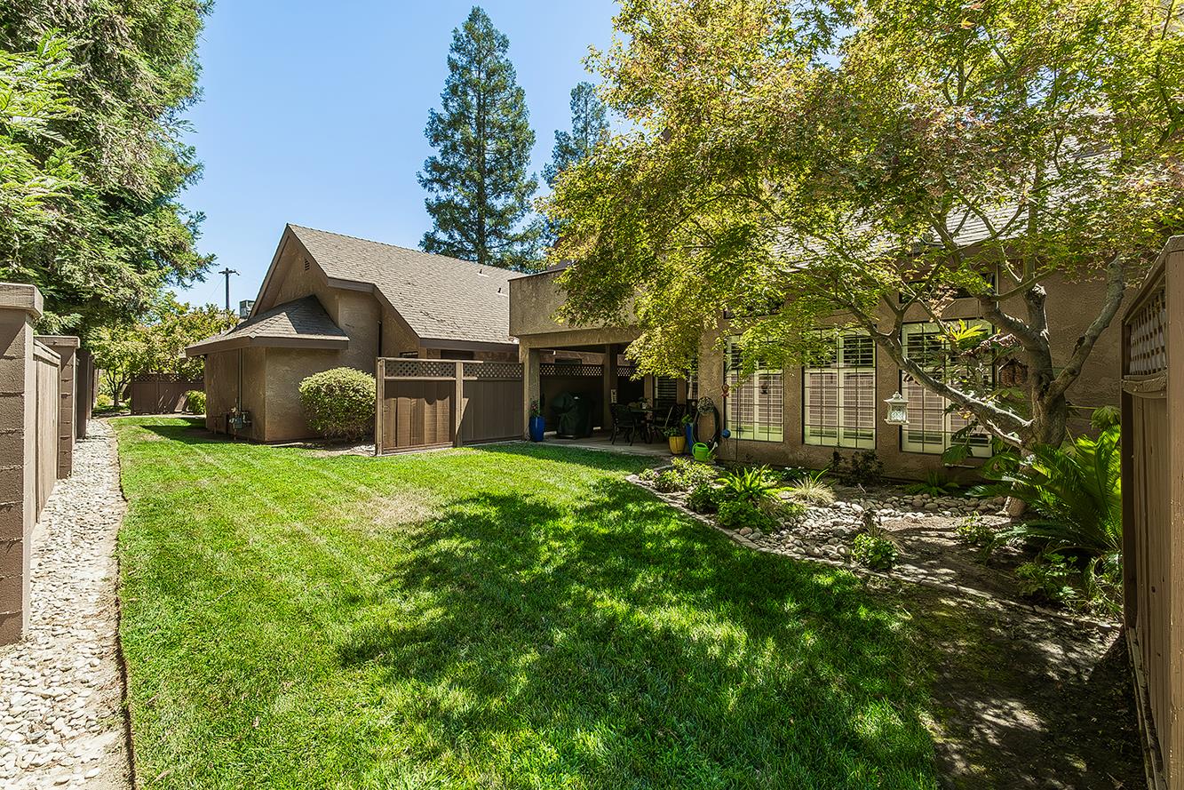 1282 W Flora Ave, Reedley, CA 93654