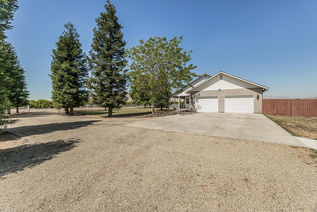 4350 Navelencia Ave, Reedley, CA 93654