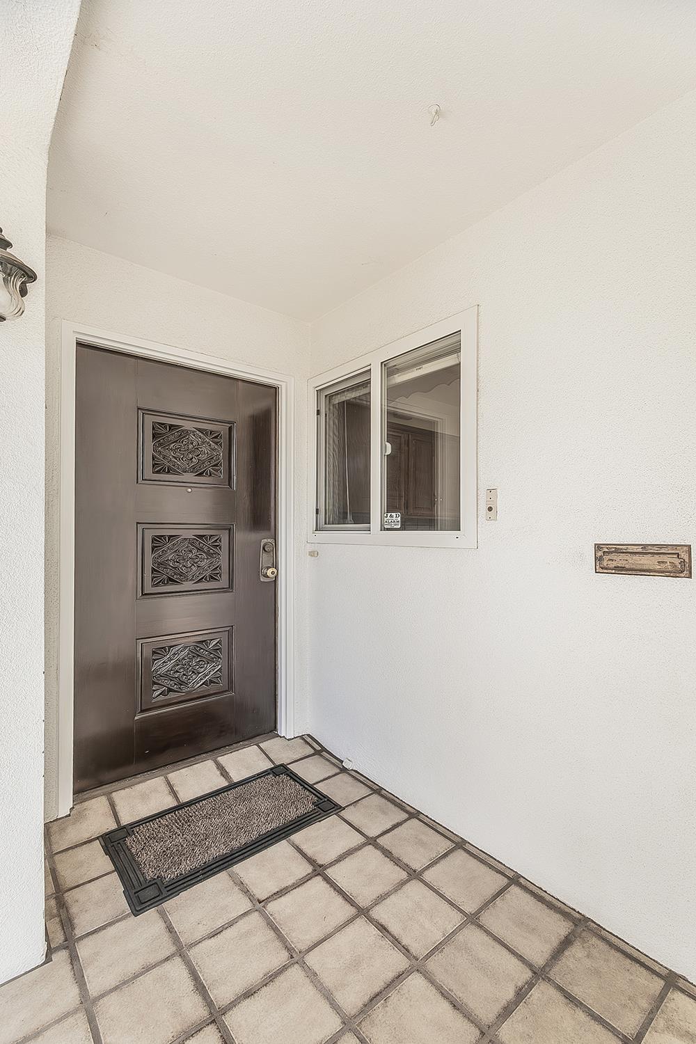 862 N Bates, Dinuba, CA 93618