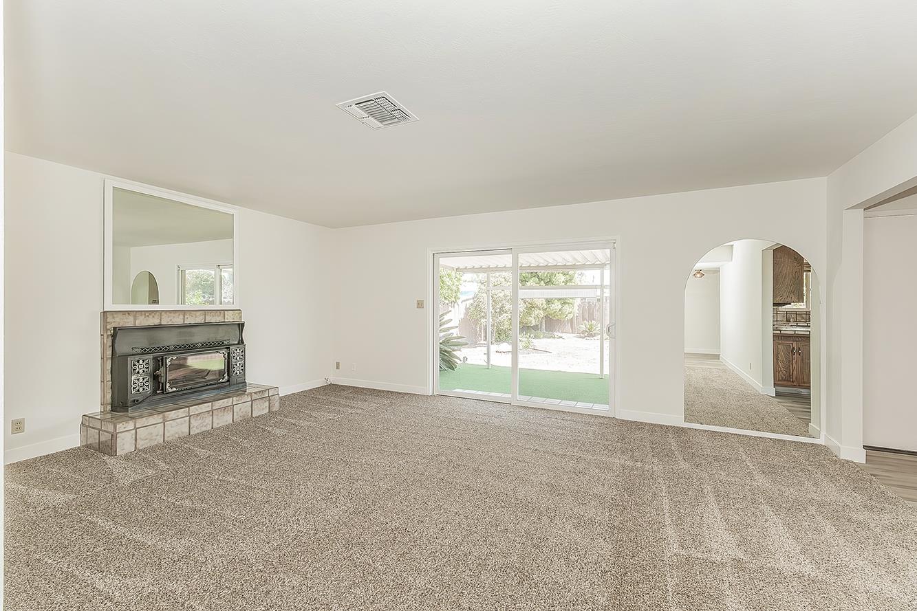 862 N Bates, Dinuba, CA 93618