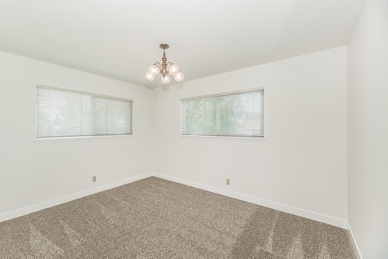 862 N Bates, Dinuba, CA 93618