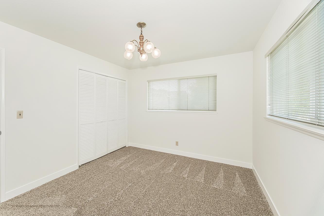 862 N Bates, Dinuba, CA 93618