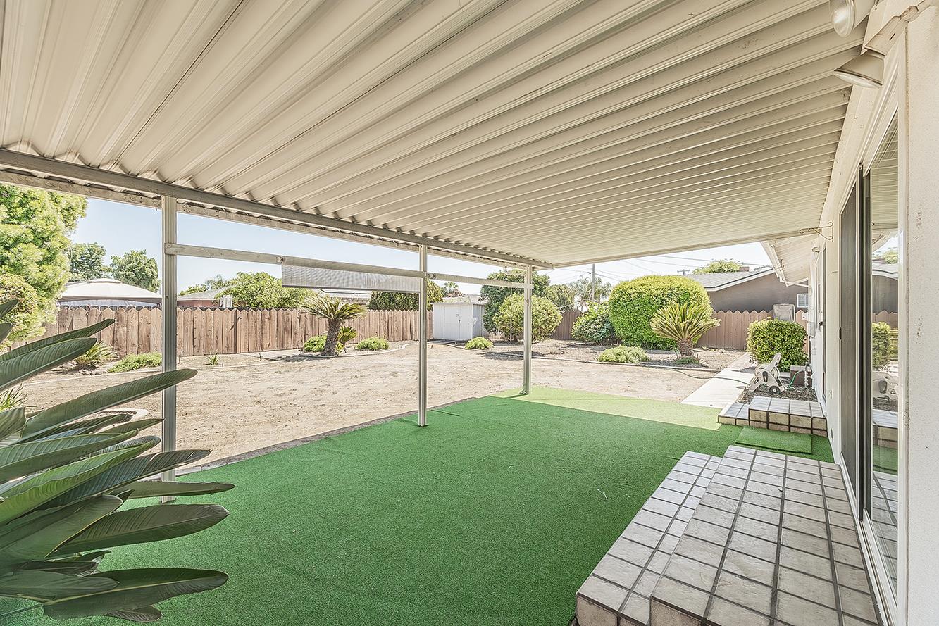 862 N Bates, Dinuba, CA 93618