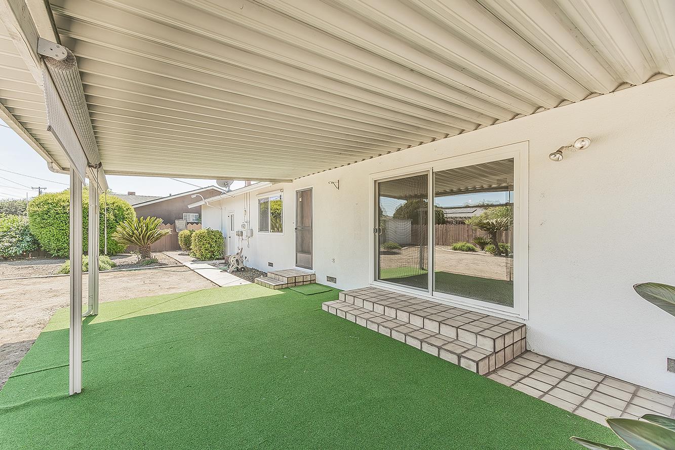 862 N Bates, Dinuba, CA 93618