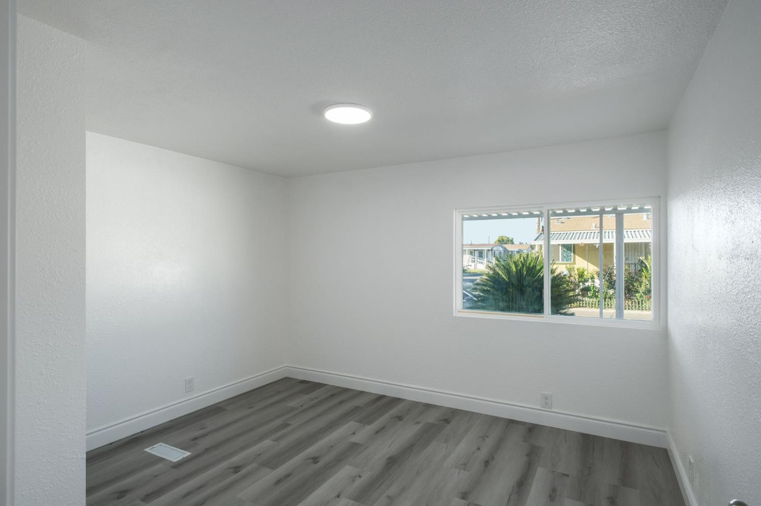 3138 W Dakota Ave #89, Fresno, CA 93722