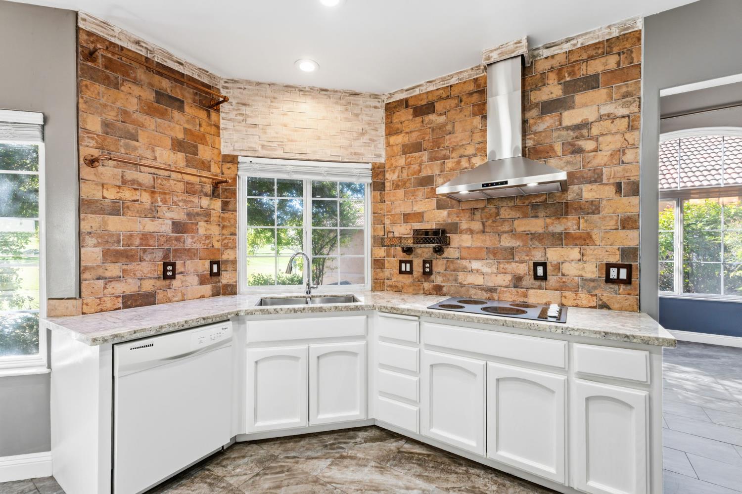 21678 Eastmere Ln, Friant, CA 93626