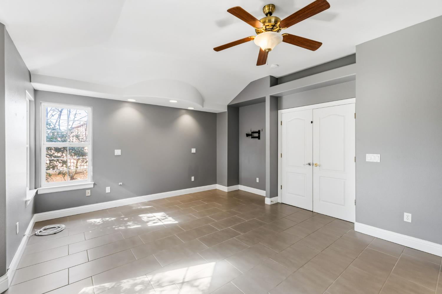 21678 Eastmere Ln, Friant, CA 93626