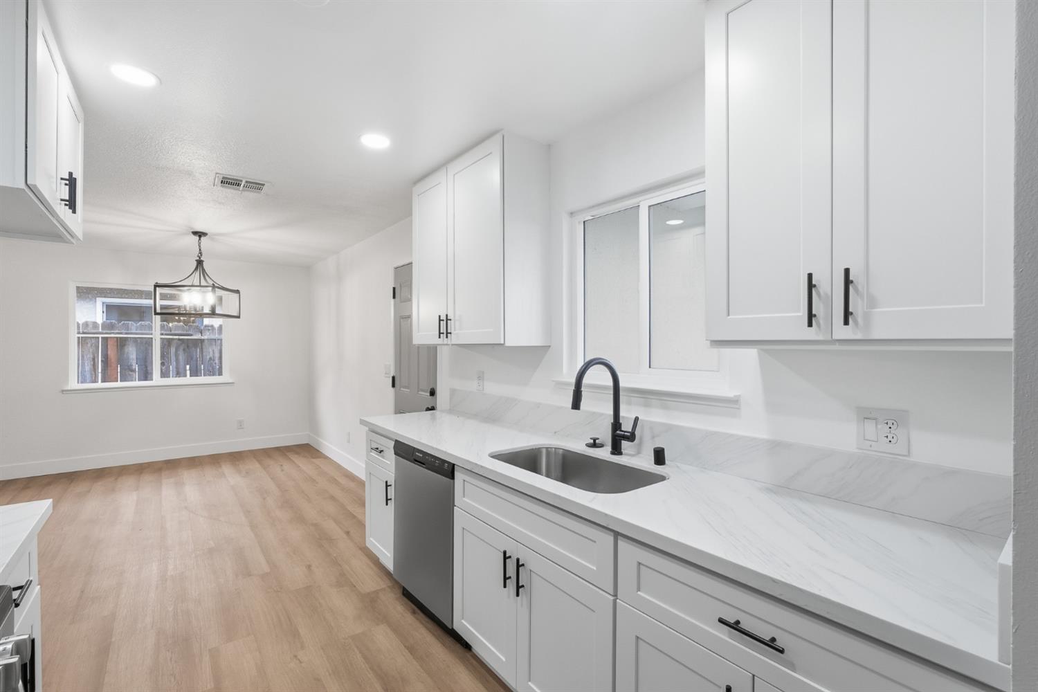 4633 E Cornell Ave, Fresno, CA 93703