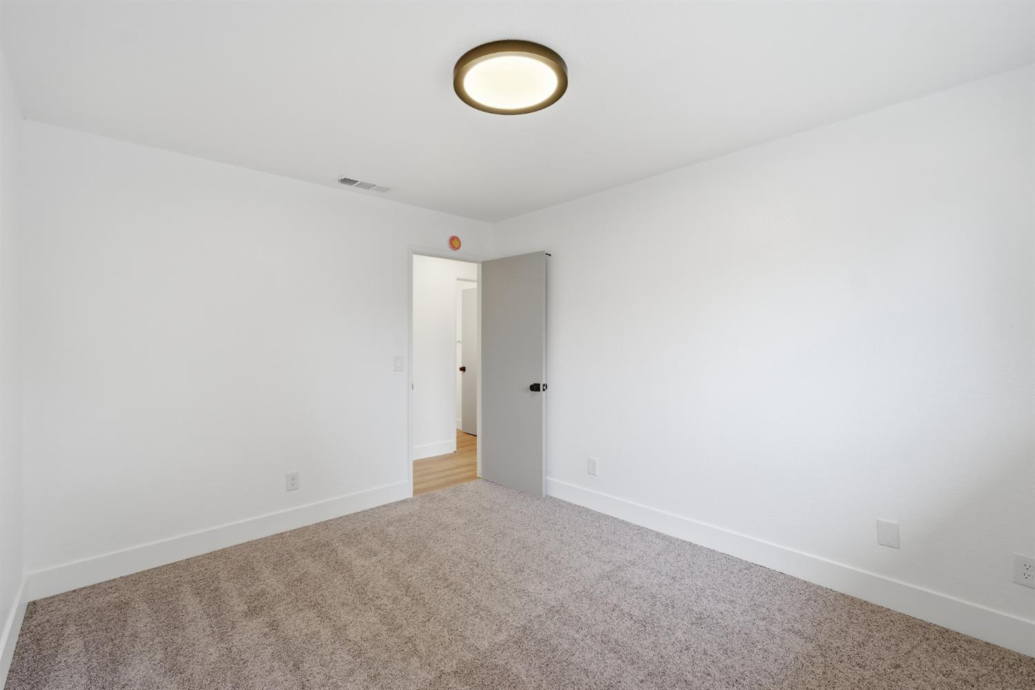 4633 E Cornell Ave, Fresno, CA 93703