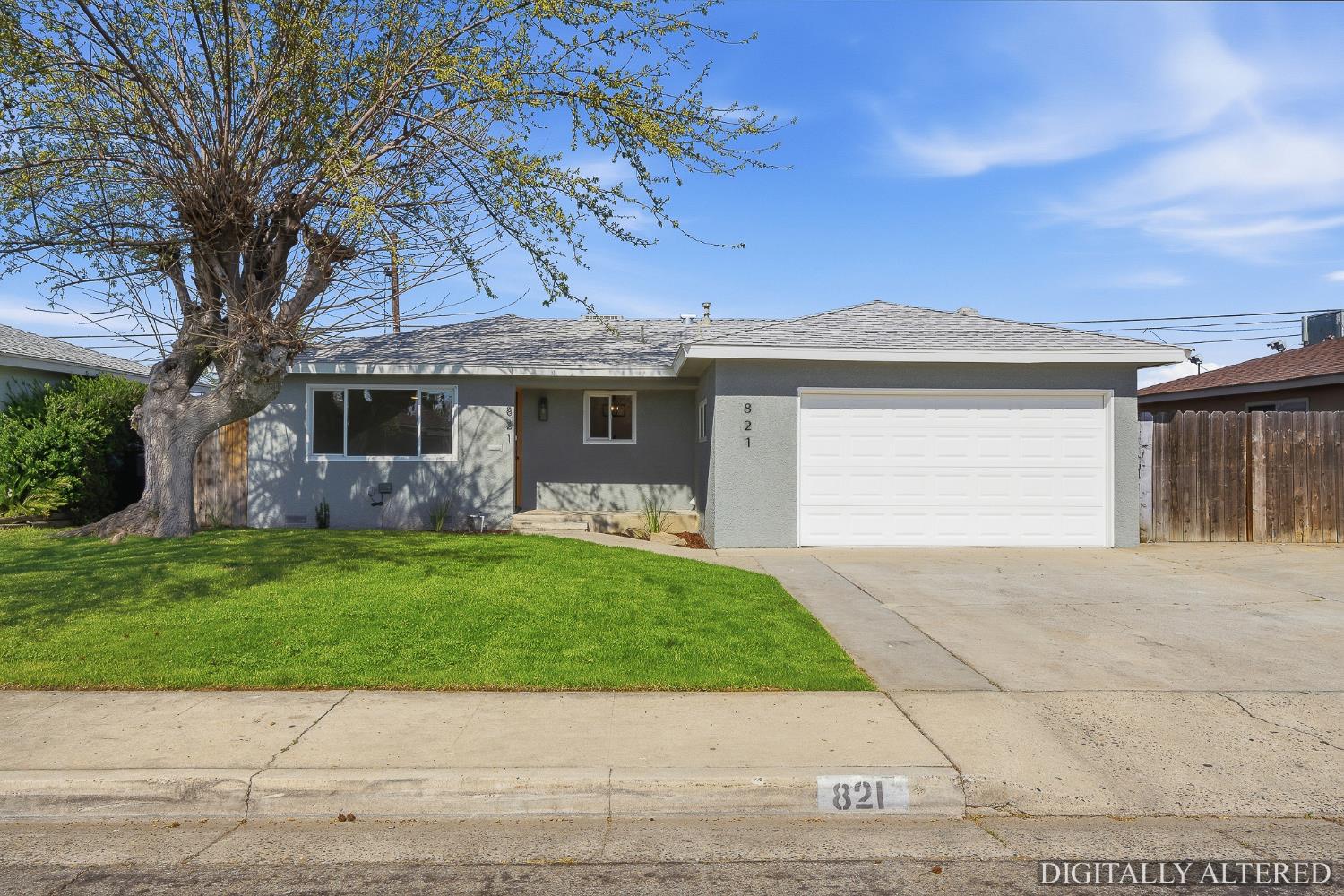821 W Fairmont Ave, Clovis, CA 93612