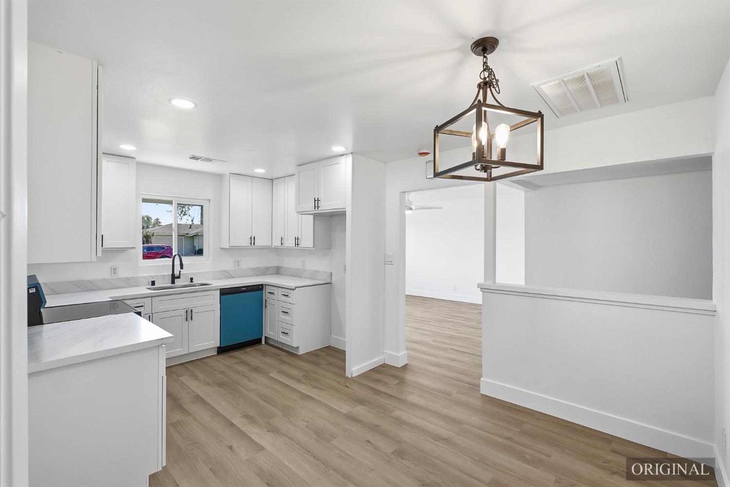 821 W Fairmont Ave, Clovis, CA 93612