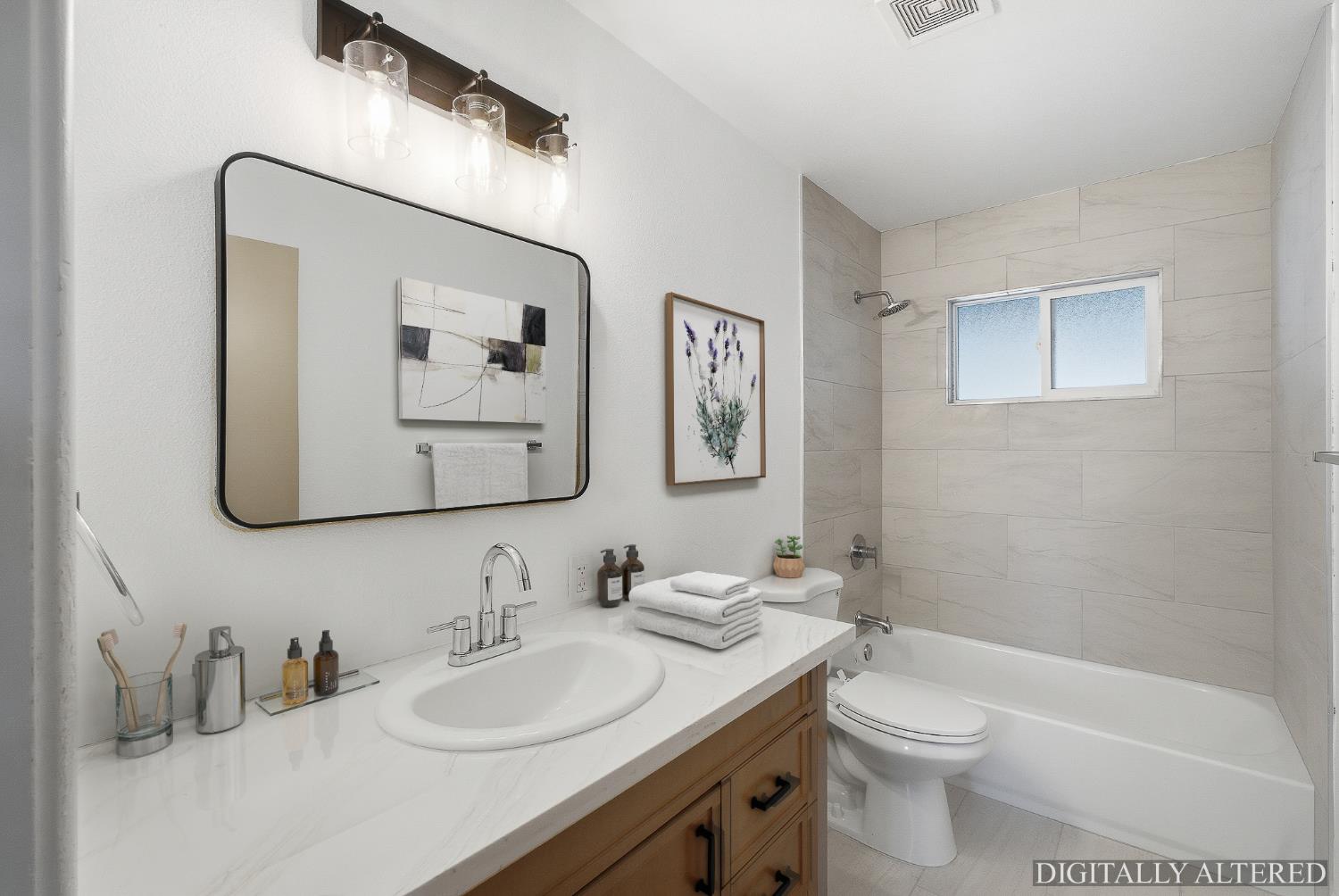 821 W Fairmont Ave, Clovis, CA 93612