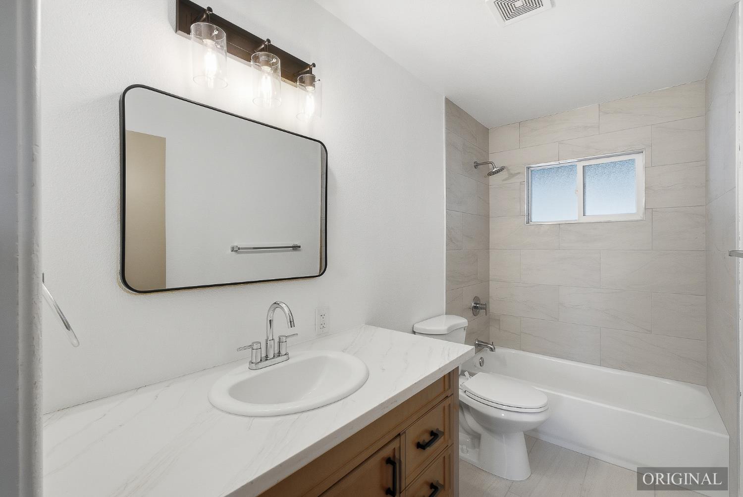 821 W Fairmont Ave, Clovis, CA 93612