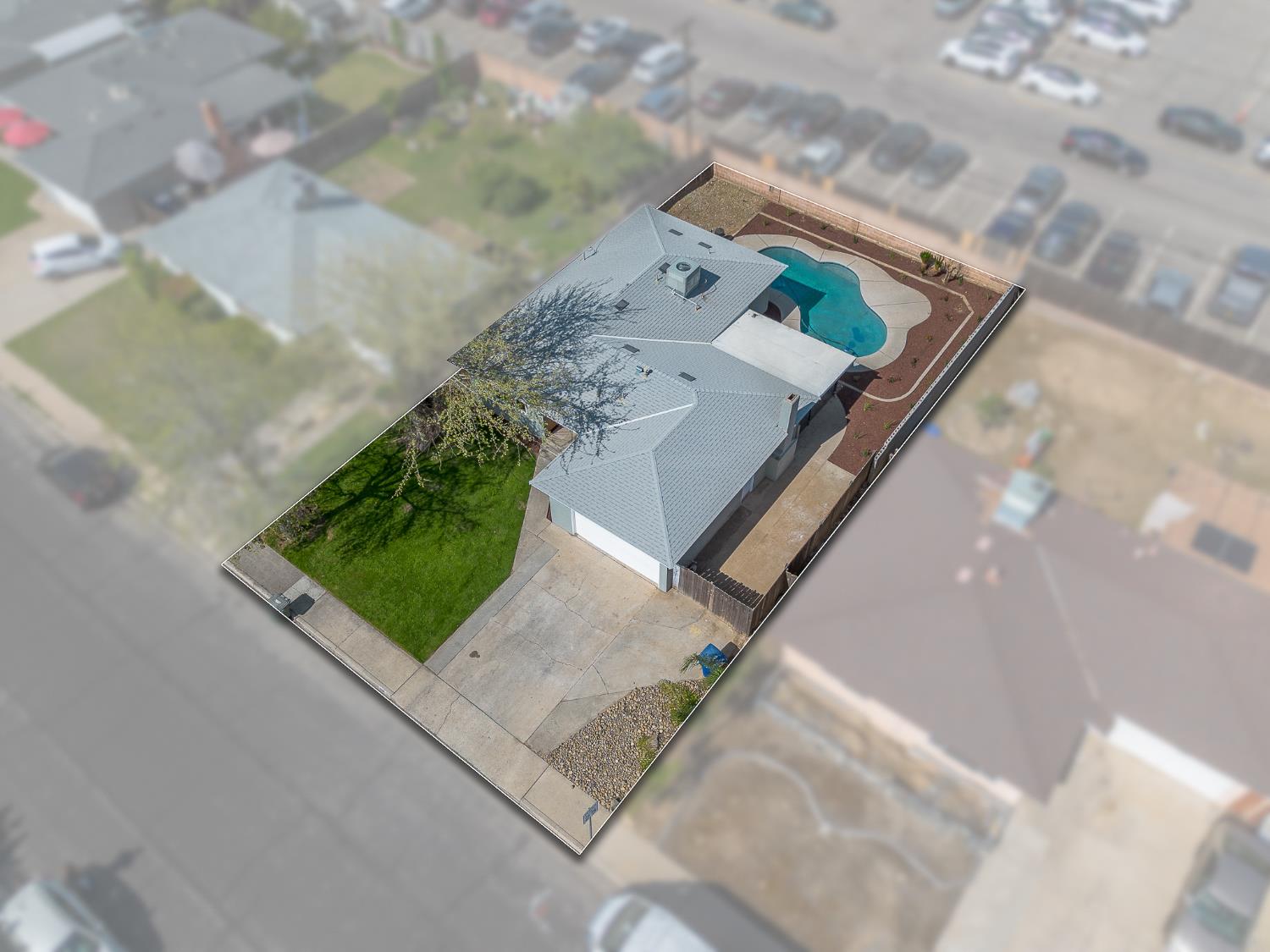 821 W Fairmont Ave, Clovis, CA 93612