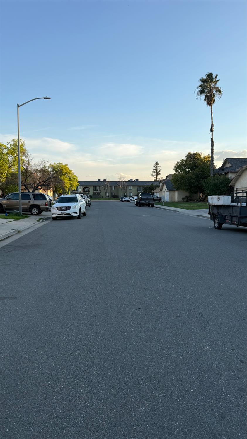 2712 Morin Ct, Bakersfield, CA 93304