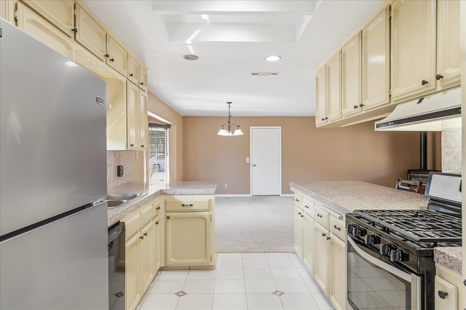 46300 Vista Del Rio, Oakhurst, CA 93644