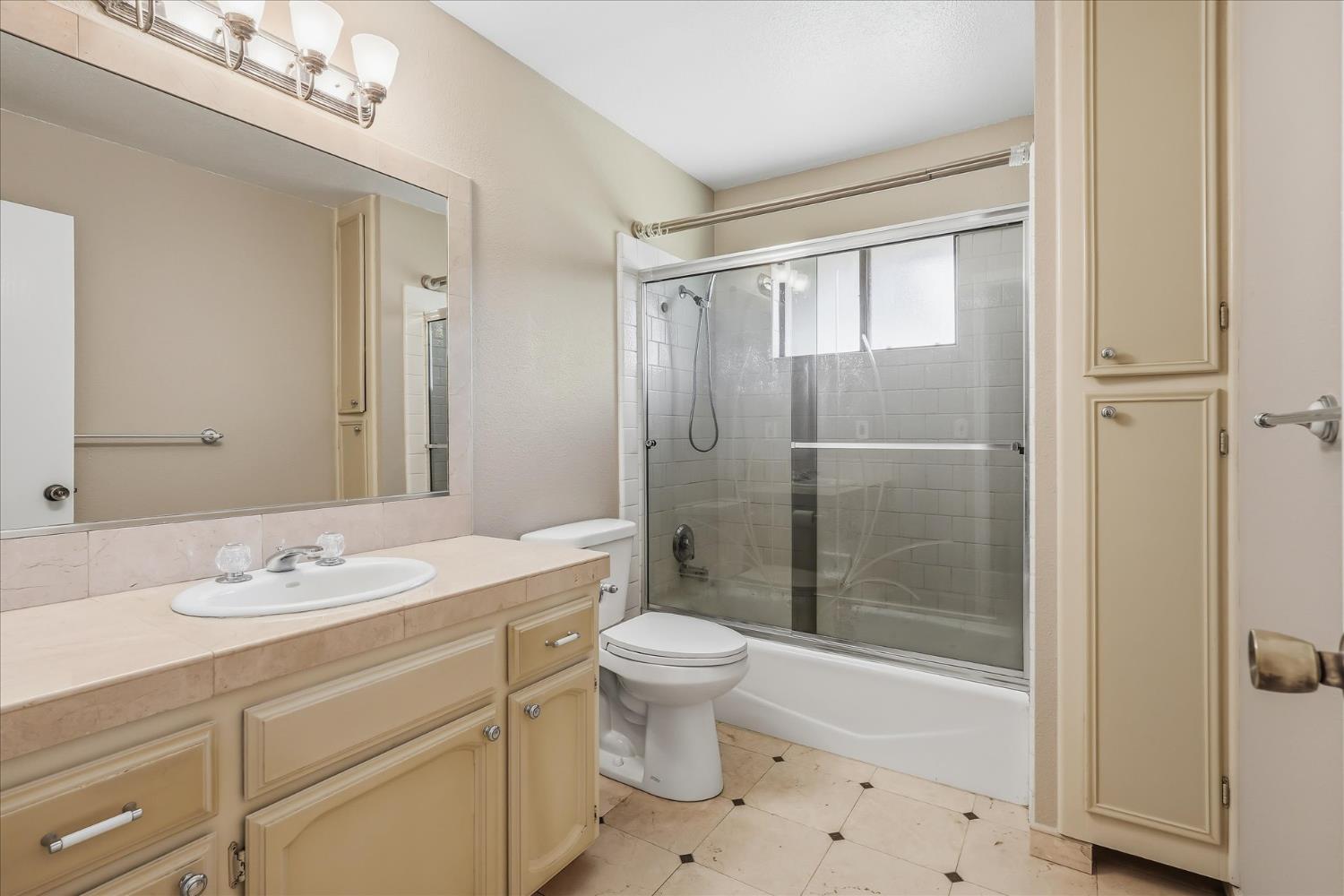 46300 Vista Del Rio, Oakhurst, CA 93644