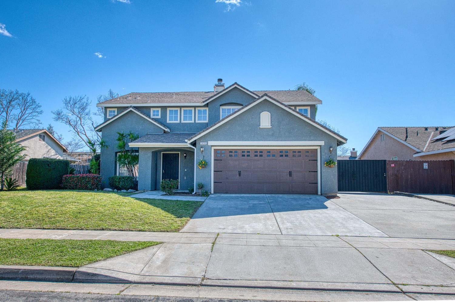 2836 Griffith Ave, Clovis, CA 93611