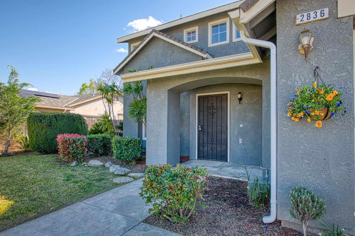 2836 Griffith Ave, Clovis, CA 93611