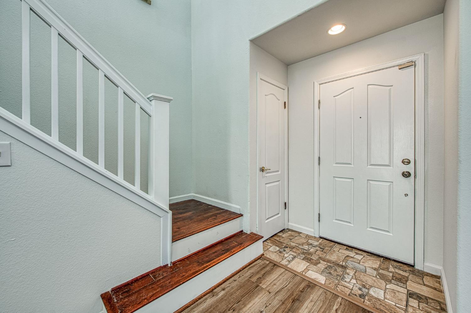 2836 Griffith Ave, Clovis, CA 93611