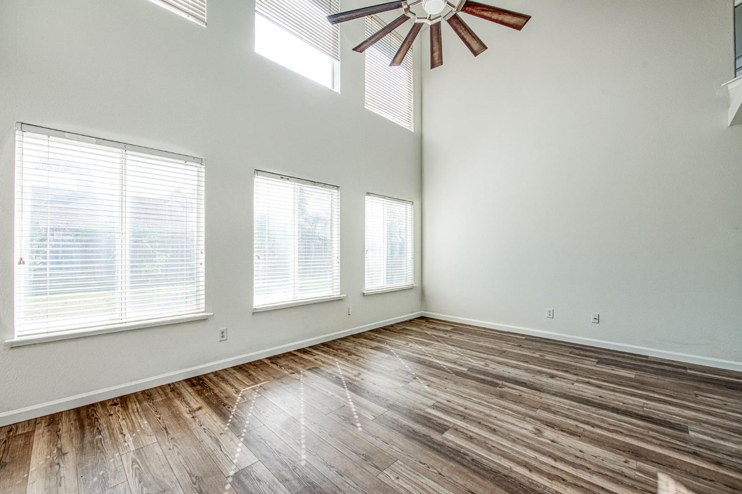 2836 Griffith Ave, Clovis, CA 93611