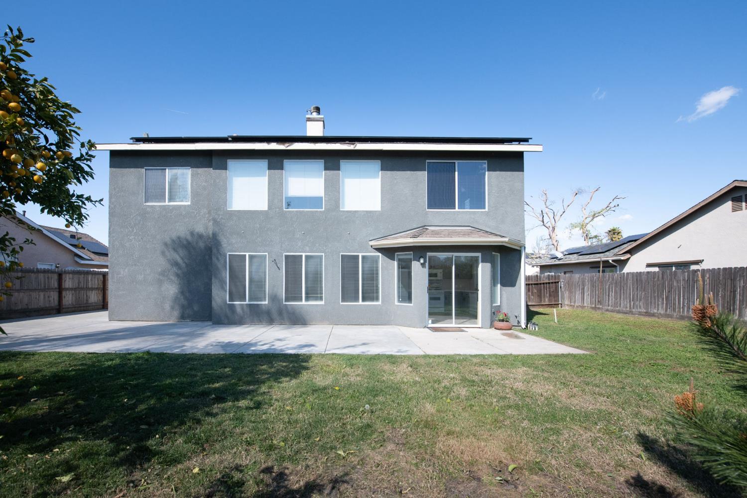 2836 Griffith Ave, Clovis, CA 93611