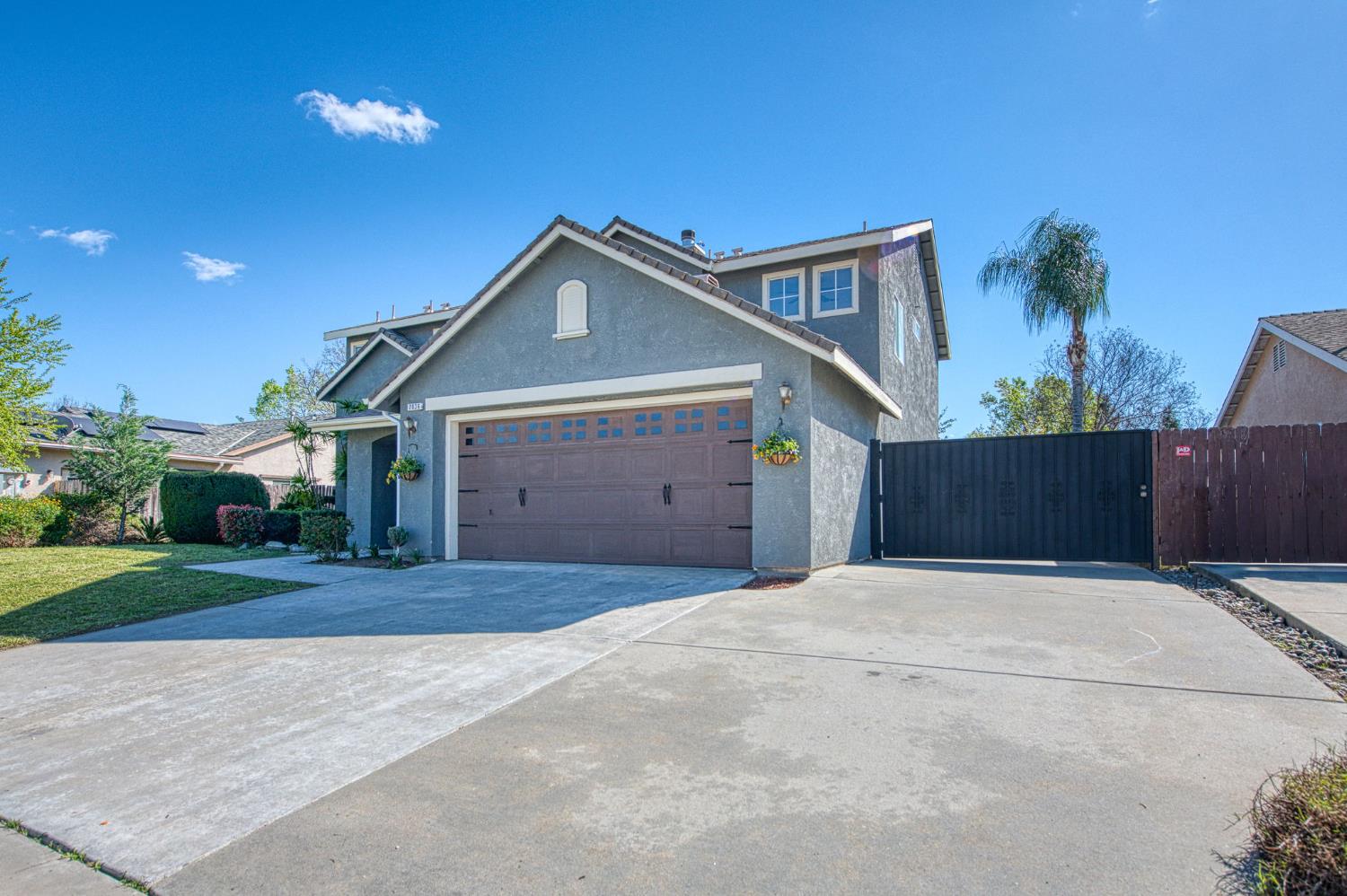 2836 Griffith Ave, Clovis, CA 93611