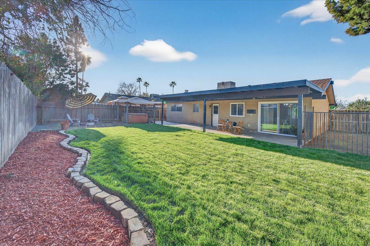 1235 W Dyer, Fresno, CA 93711