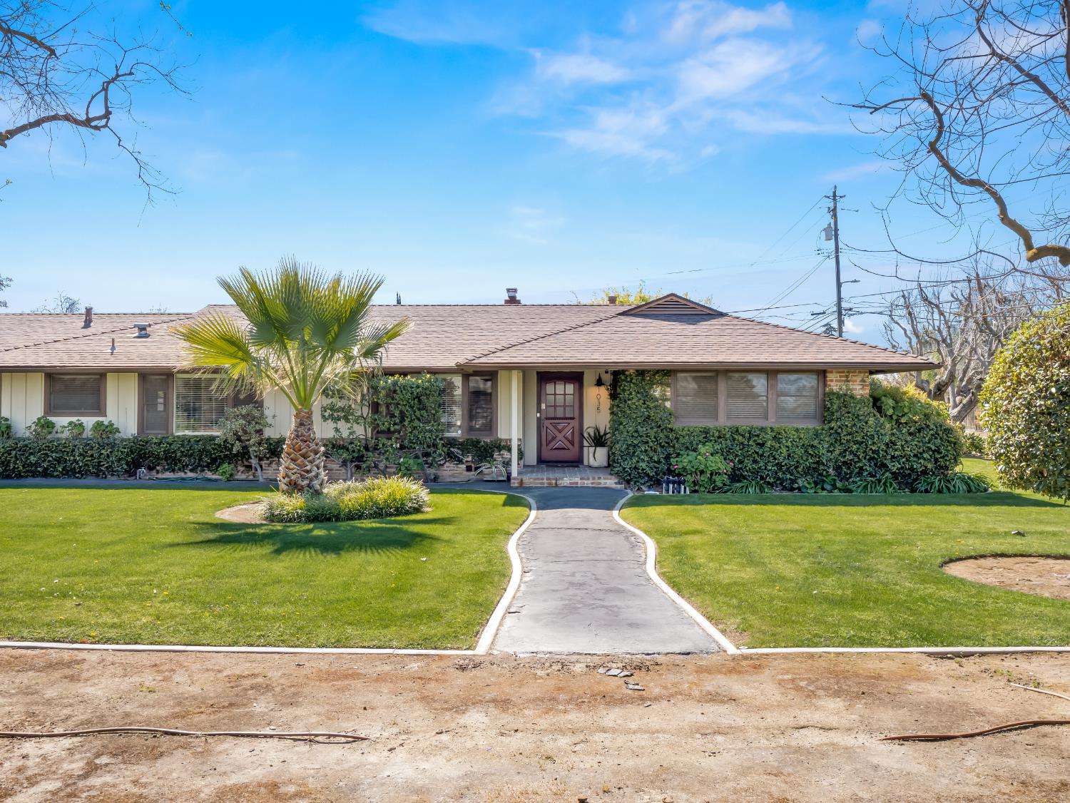 1035 W Alamos Ave, Fresno, CA 93705