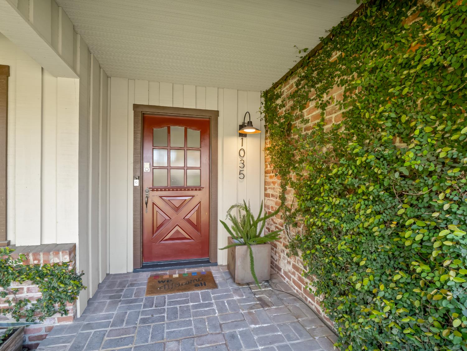 1035 W Alamos Ave, Fresno, CA 93705