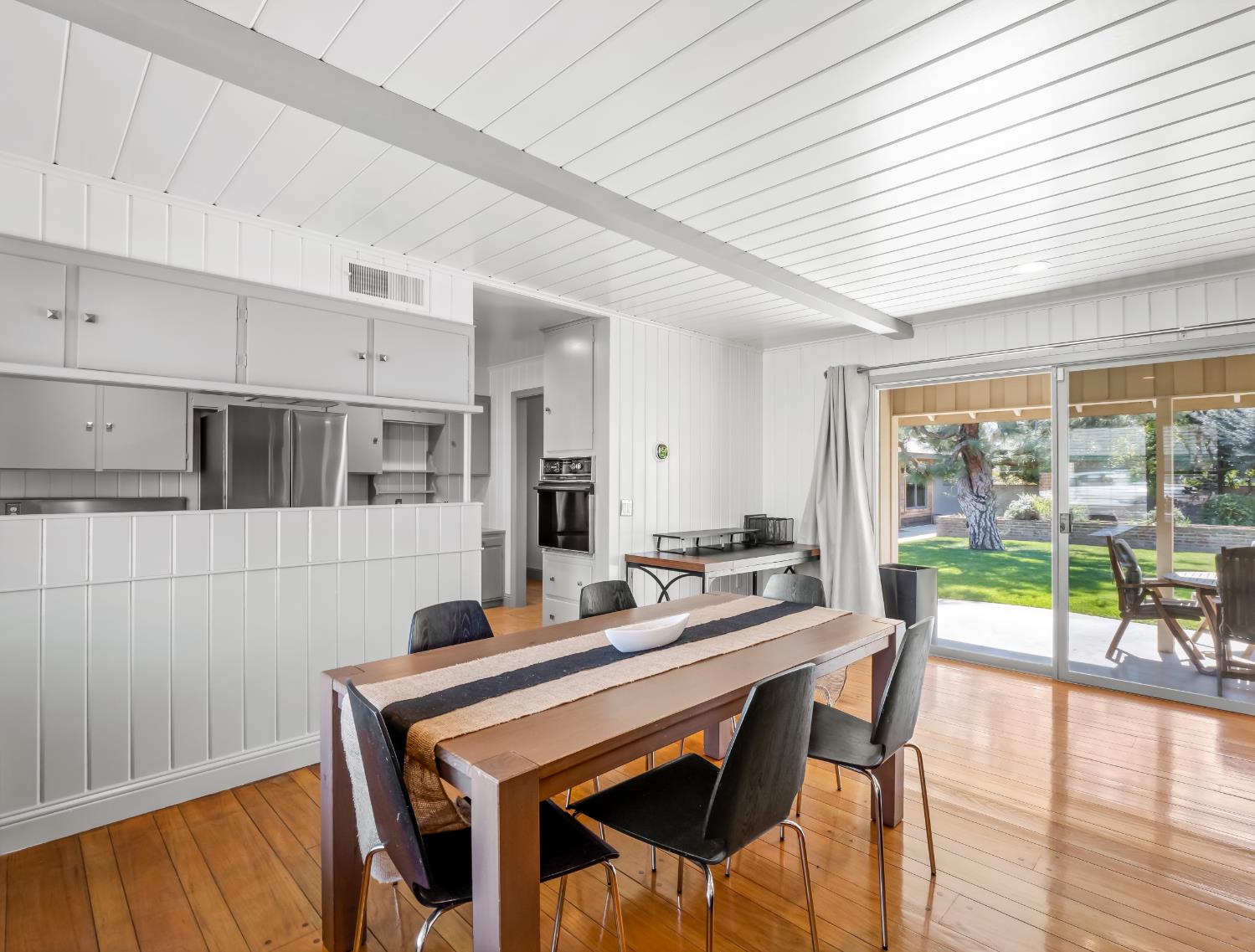 1035 W Alamos Ave, Fresno, CA 93705