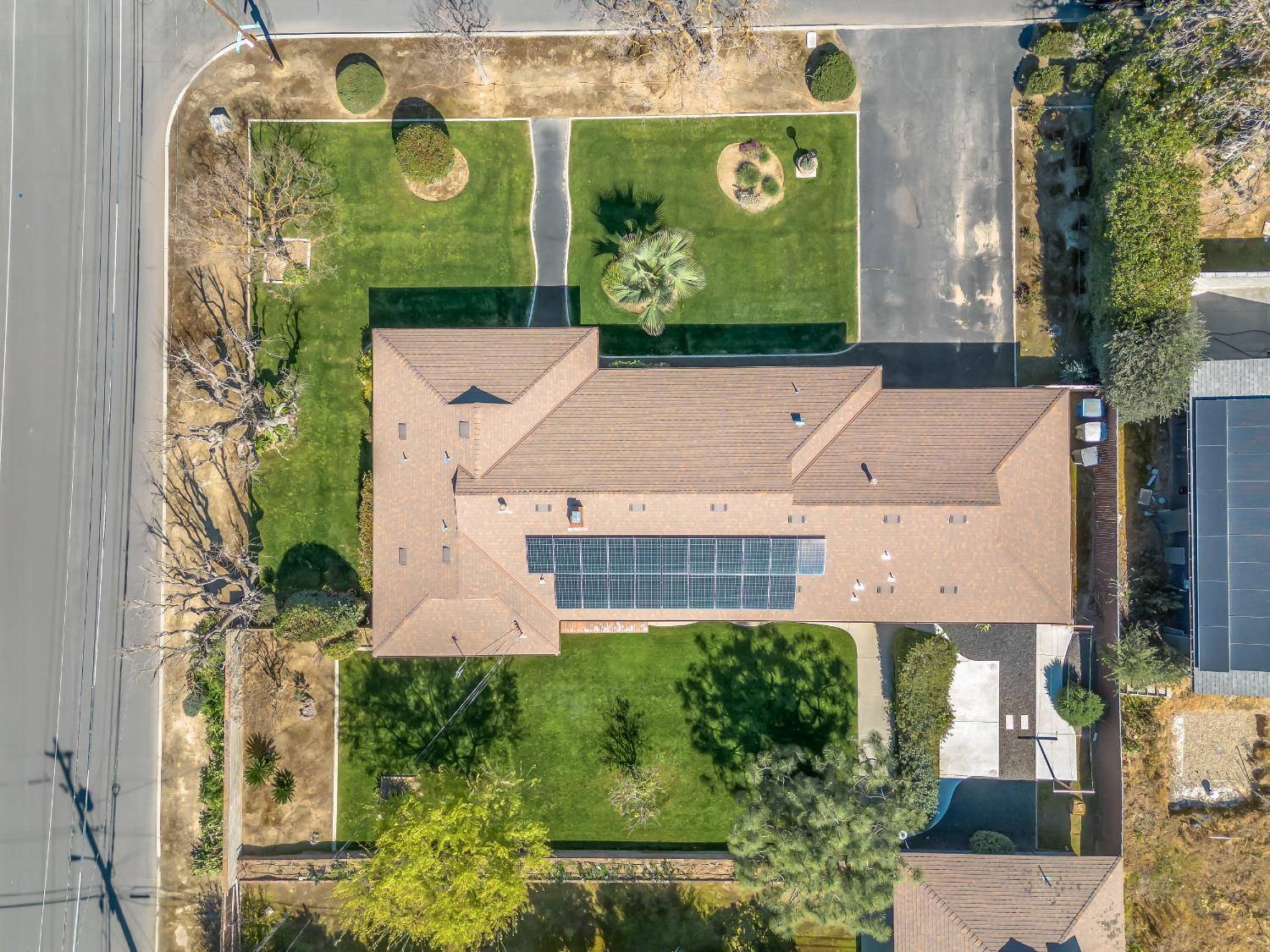 1035 W Alamos Ave, Fresno, CA 93705