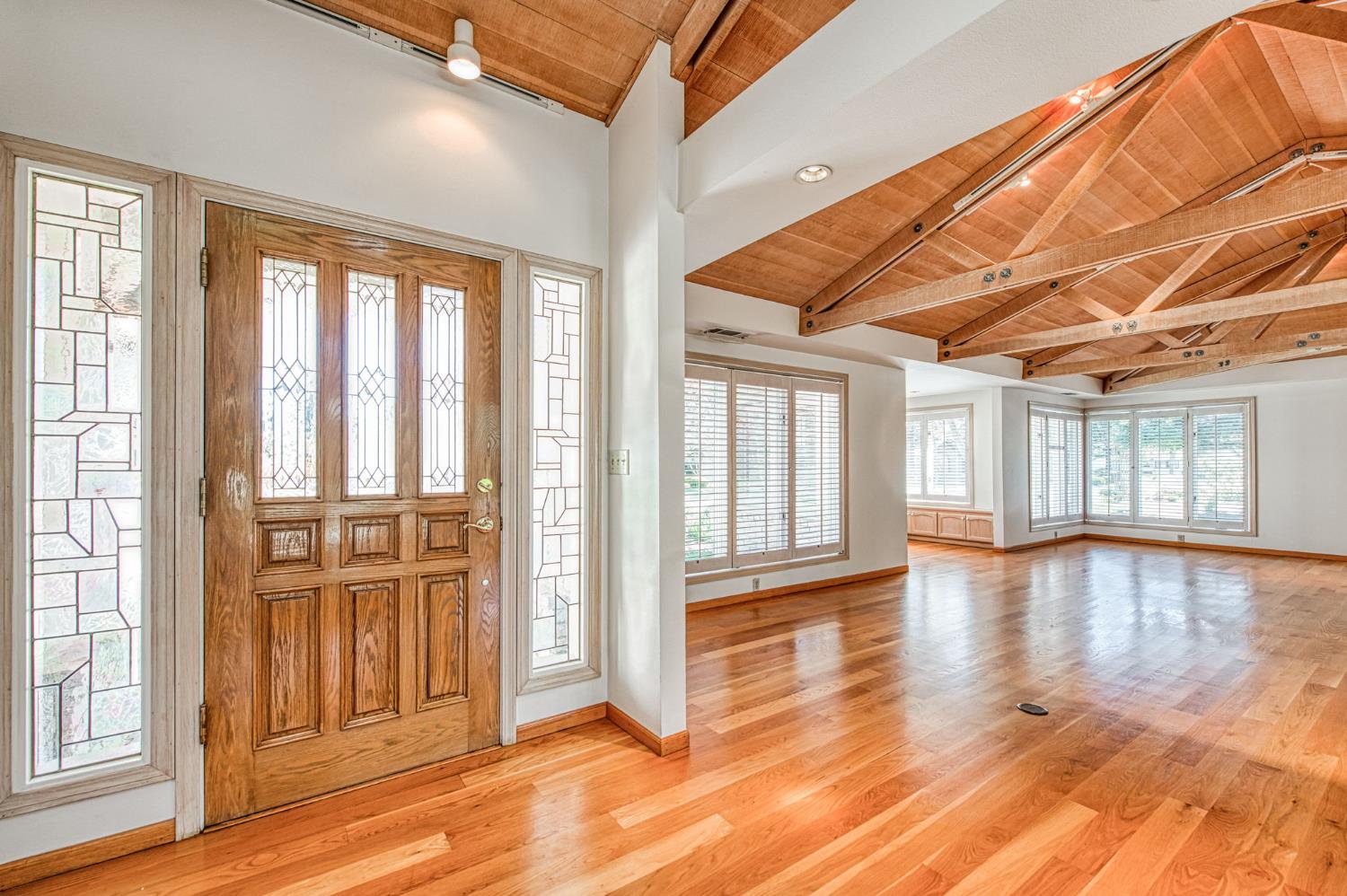 6561 N Thorne Ave, Fresno, CA 93711