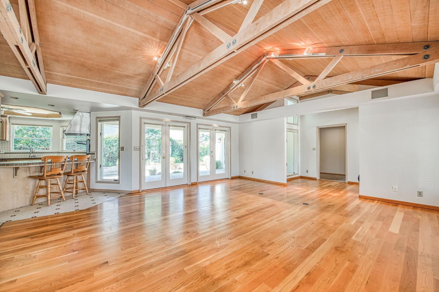 6561 N Thorne Ave, Fresno, CA 93711