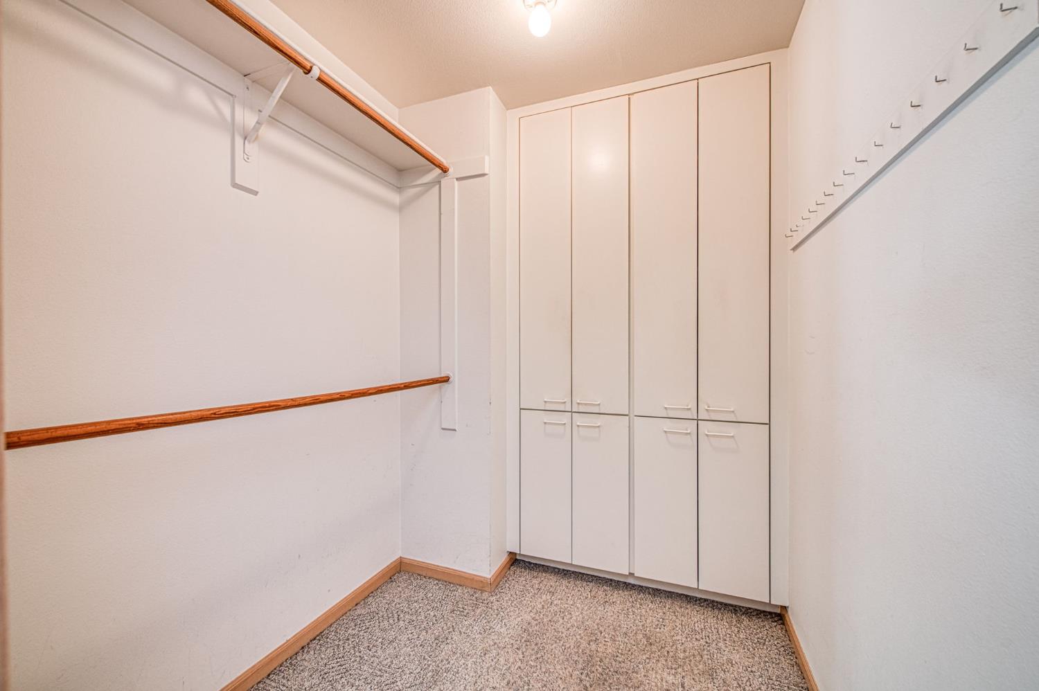 6561 N Thorne Ave, Fresno, CA 93711