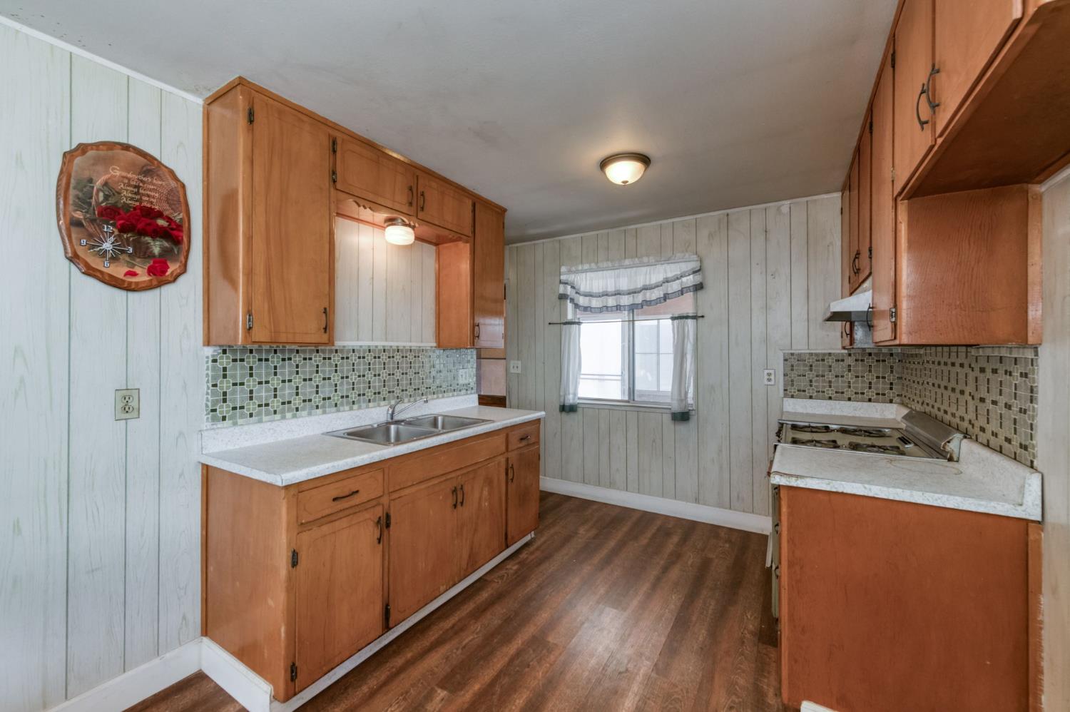 5927 E Garland Ave, Fresno, CA 93727