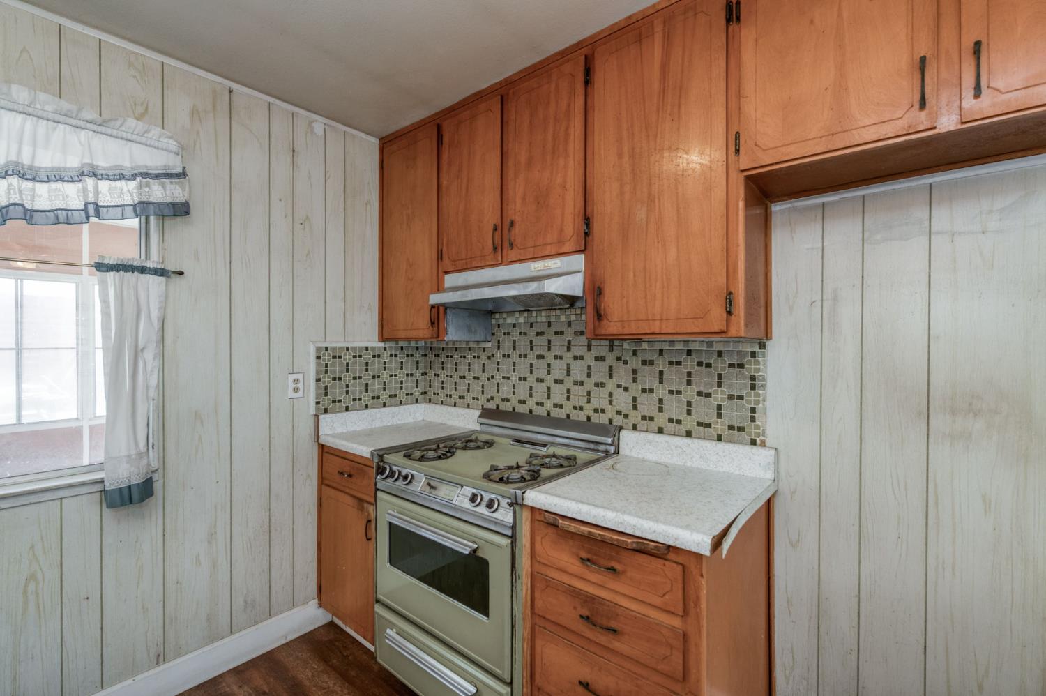 5927 E Garland Ave, Fresno, CA 93727