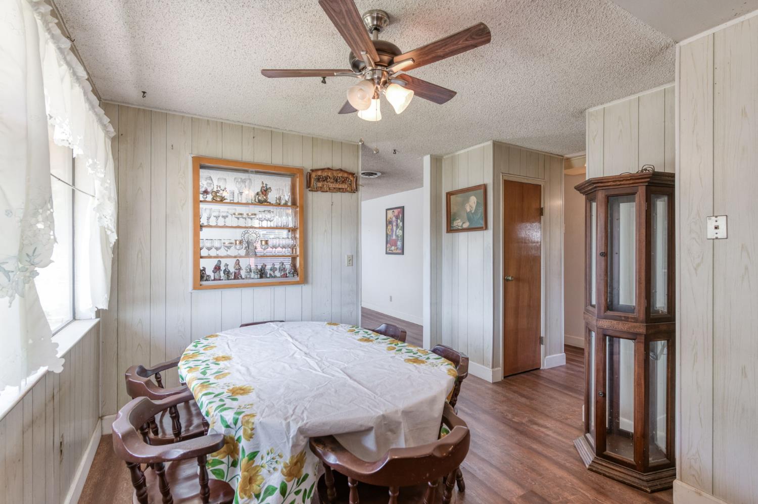 5927 E Garland Ave, Fresno, CA 93727