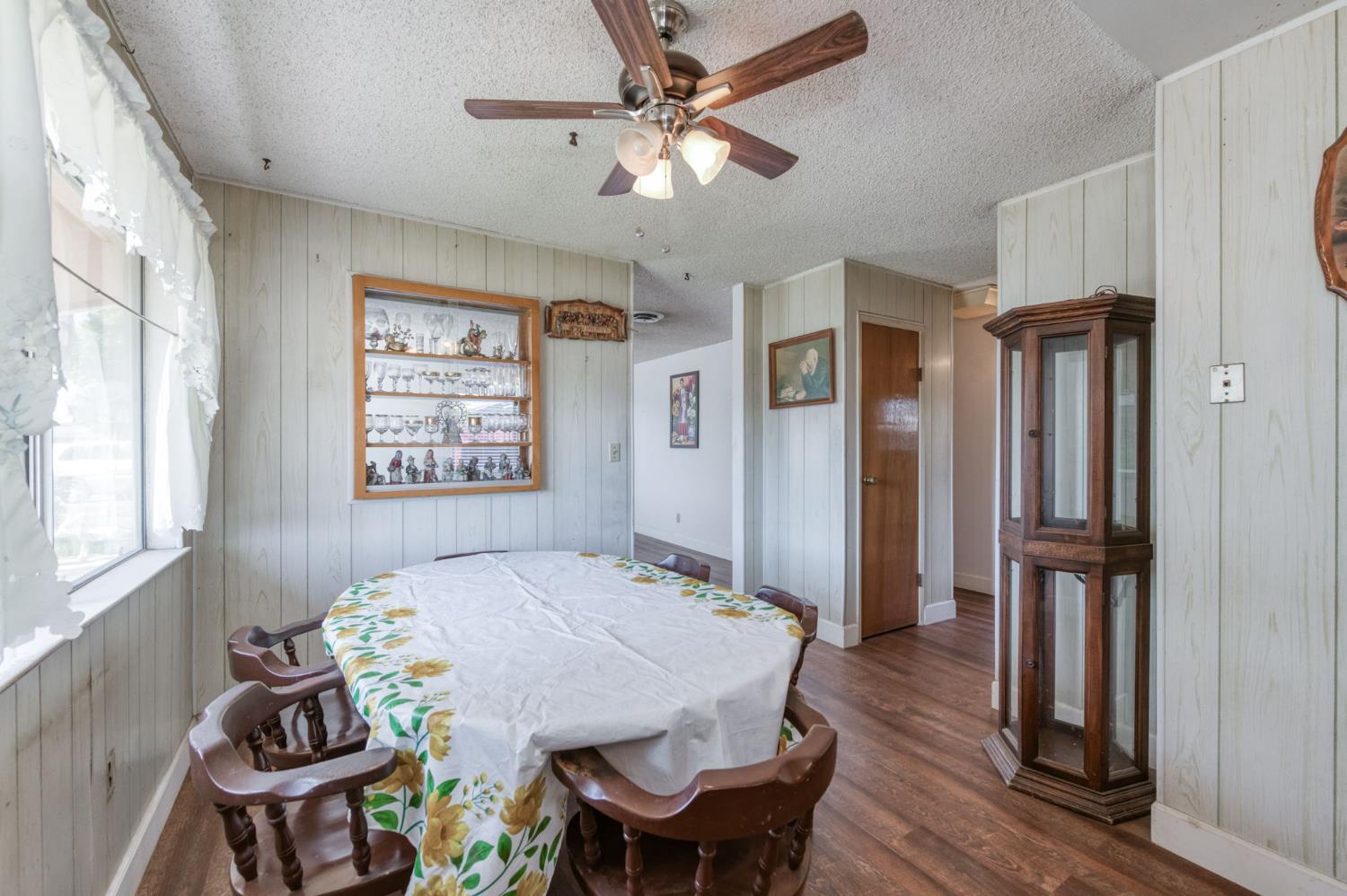 5927 E Garland Ave, Fresno, CA 93727